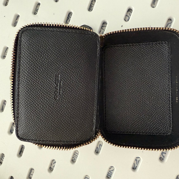 Coach Black pill Holder - Picture 2 of 4